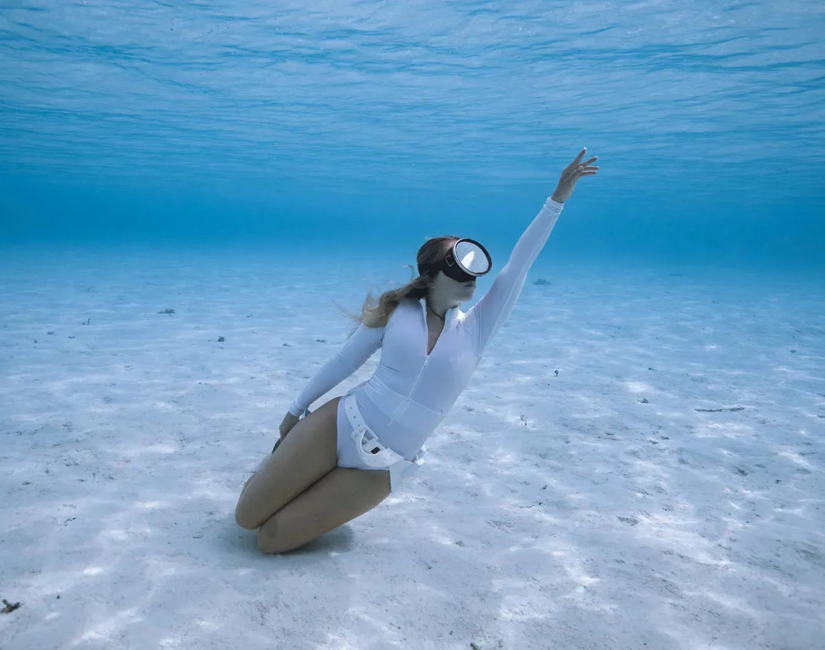 Long sleeve swimwear white