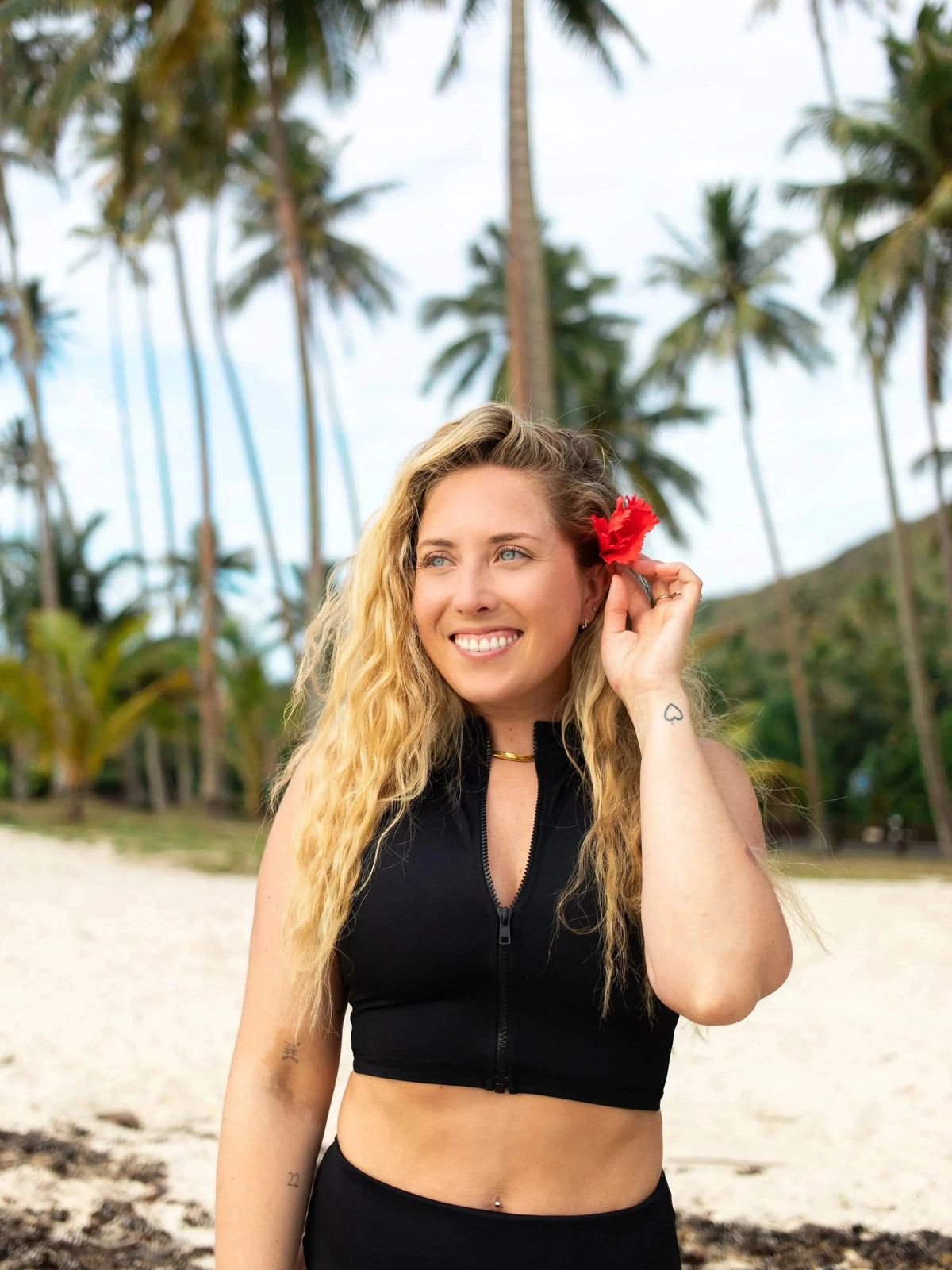 Womens rashguard | Mentawai Crop Top | Black